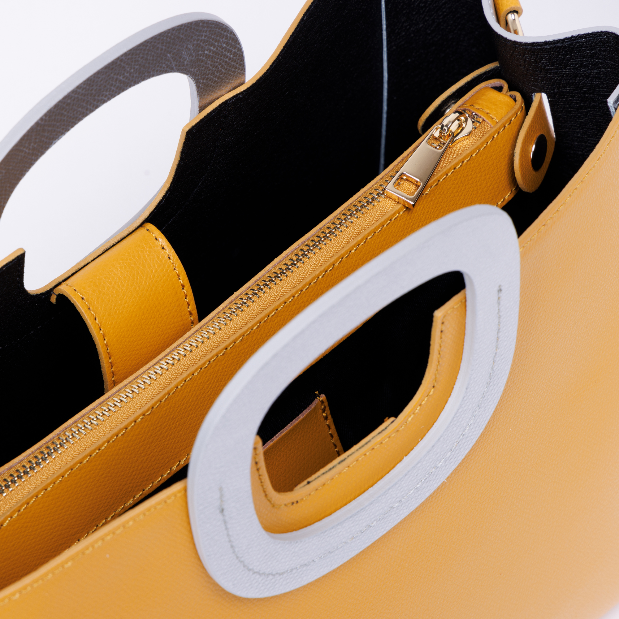 Madame Senape Ghiaccio Handbag Pebbled