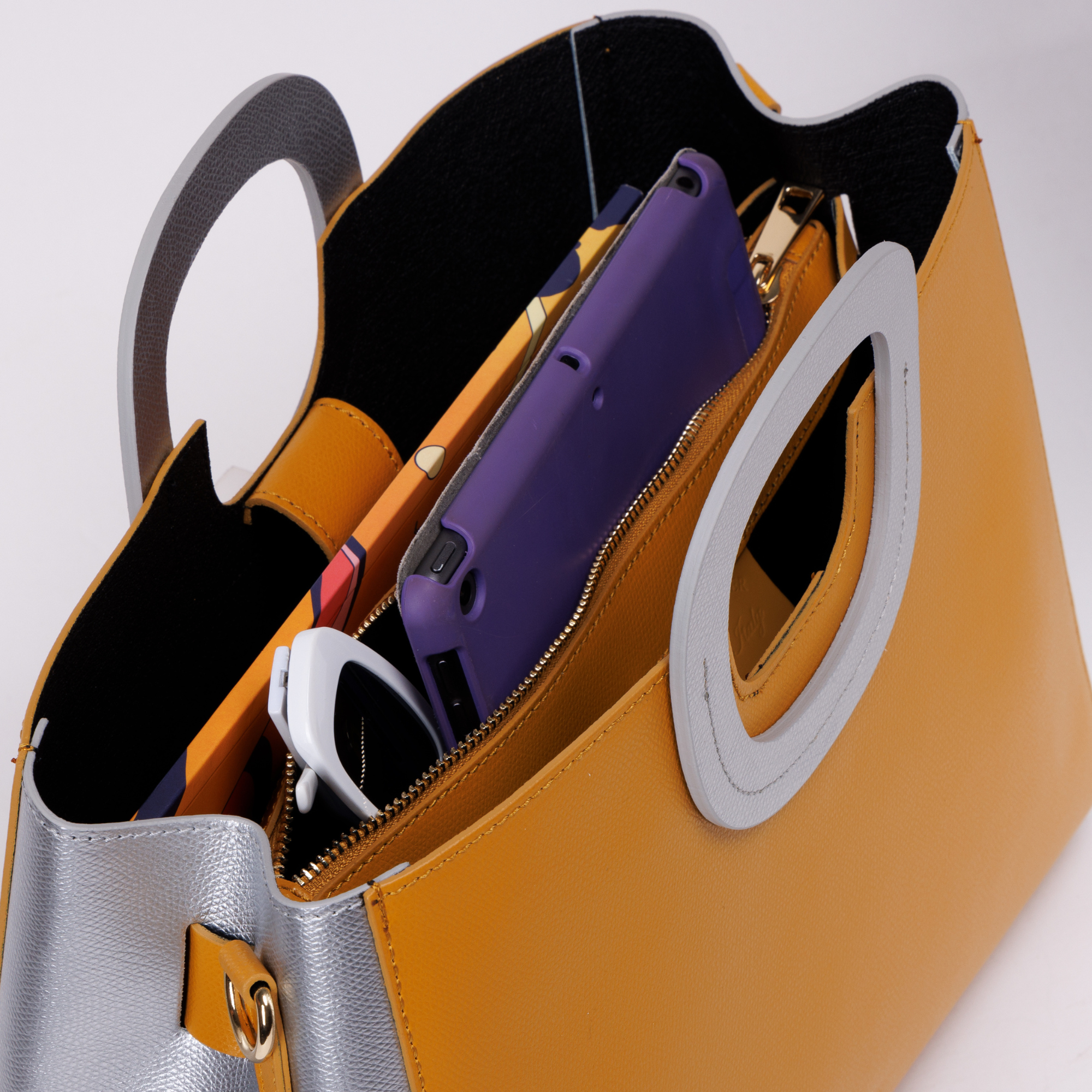 Madame Senape Ghiaccio Handbag Pebbled